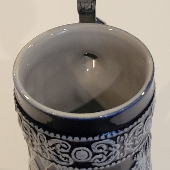 Vintage Bavaria Bayern Ceramic Stein with Rein Zinn Pewter Lid. - Picture 4 of 10